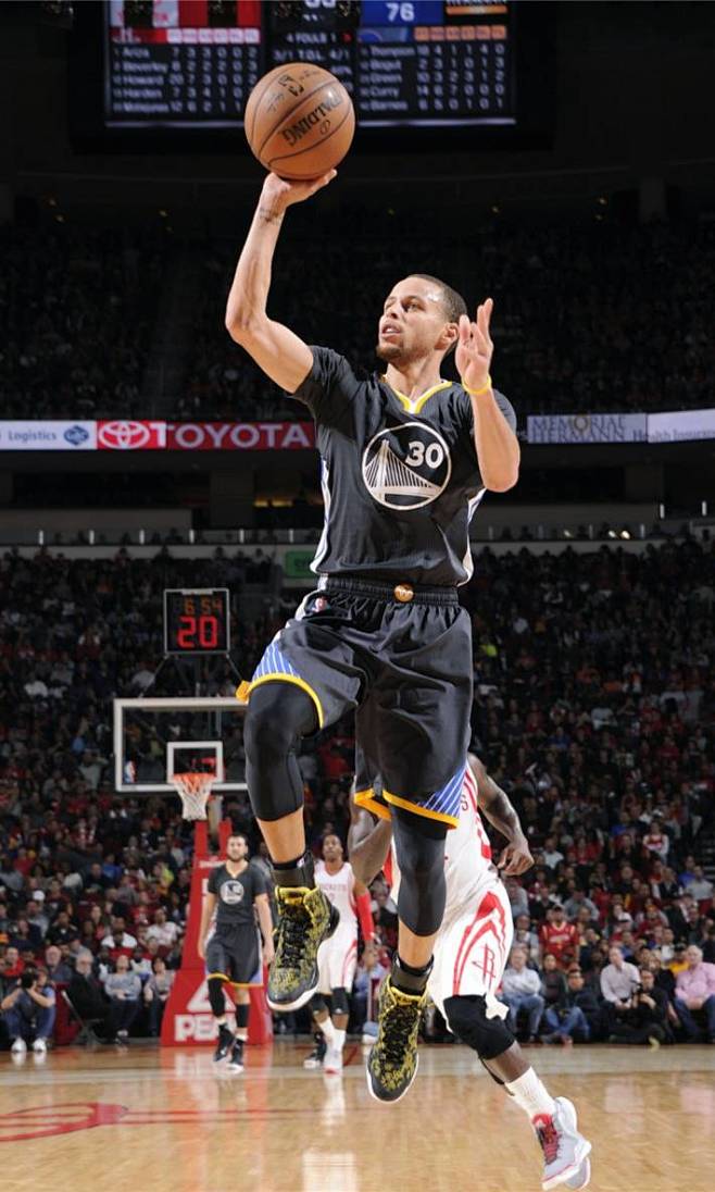 首个奖杯 首个奖杯