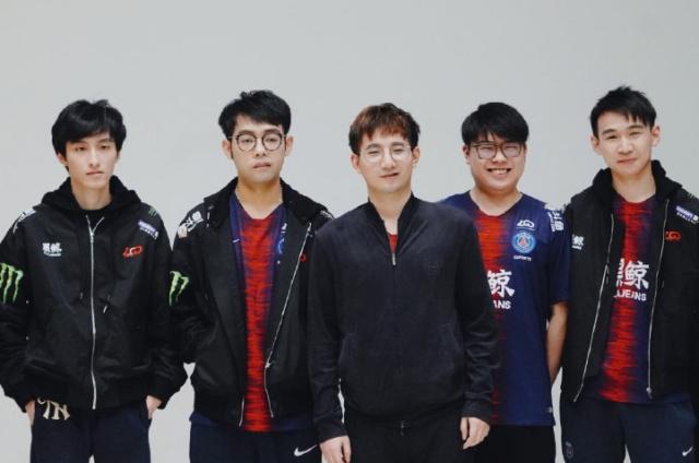 以纪念某个 以纪念某个